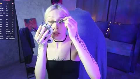 Snapshot of goth__tv chatting on 12.04.25 Violeta online show from 12.04.25