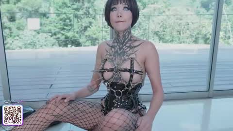 Snapshot of goth_dolll chatting on 05.09.26 sophie Special celebration a the beach 300k followers 3011 and 0112 online show from 05.09.26