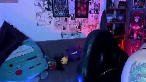 Snapshot of goth_stein chatting on 02.12.26 Engel Please help me to reach 50 thumbs up online show from 02.12.26