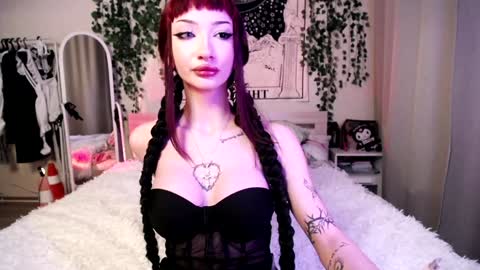 Snapshot of gothdesss chatting on 01.24.25 online show from 01.24.25