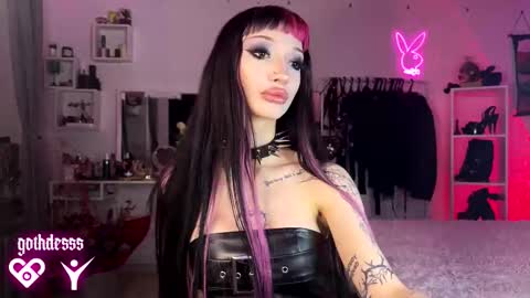 Snapshot of gothdesss chatting on 03.10.26 online show from 03.10.26