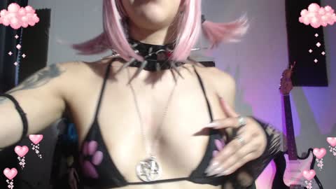 Snapshot of gothicute chatting on 12.27.24 online show from 12.27.24