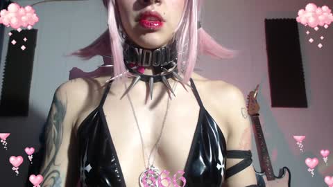 Snapshot of gothicute chatting on 01.17.25 online show from 01.17.25