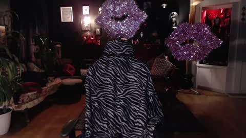 Hezra online show from 02.15.25