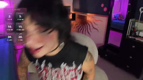 Snapshot of gothv chatting on 05.26.26 Violet online show from 05.26.26