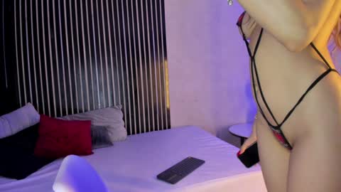 Snapshot of gracecartier chatting on 12.24.24 Grace Cartier online show from 12.24.24