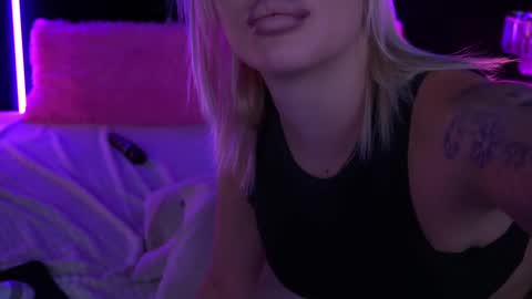 Snapshot of gracehotdavies chatting on 02.21.25 Grace online show from 02.21.25