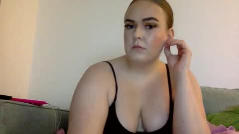 Grace Loves online show from 12.22.25