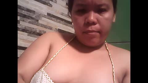 Snapshot of graciabuttercup chatting on 12.24.24 gracia online show from 12.24.24