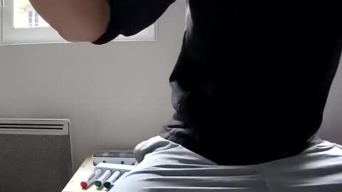 Snapshot of grandbi chatting on 11.28.25 grandbi online show from 11.28.25