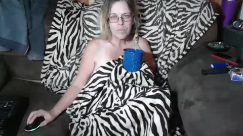 Snapshot of granny_low chatting on 12.03.24 Granny Low online show from 12.03.24