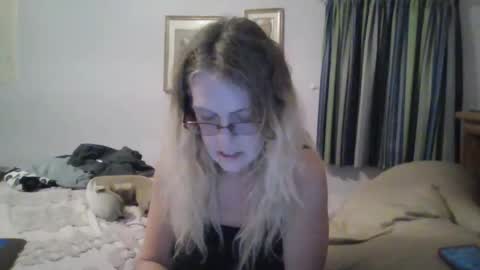 Snapshot of granny_low chatting on 02.04.25 Granny Low online show from 02.04.25