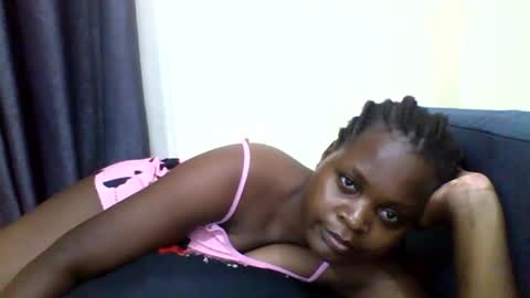 Snapshot of grannylover_ chatting on 11.18.25 grannylover_ online show from 11.18.25