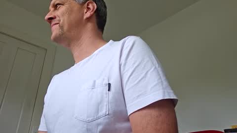 Snapshot of grattitude chatting on 11.09.25 grattitude online show from 11.09.25