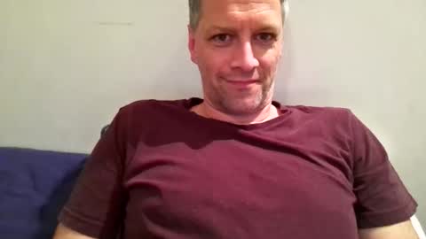 Snapshot of grattitude chatting on 12.21.25 grattitude online show from 12.21.25