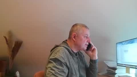 Snapshot of grau197077 chatting on 02.19.26 grau197077 online show from 02.19.26