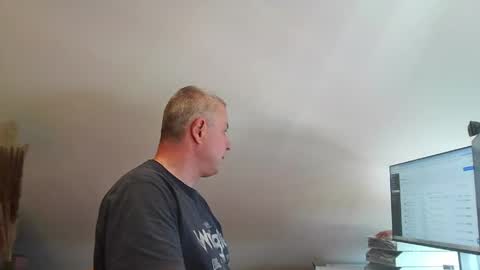 Snapshot of grau197077 chatting on 05.19.26 grau197077 online show from 05.19.26