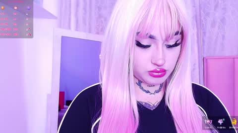 Snapshot of greennbella chatting on 02.08.25 online show from 02.08.25