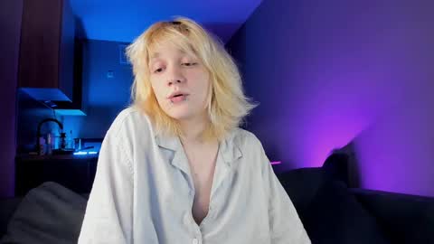 Greg-independent model online show from 02.21.25