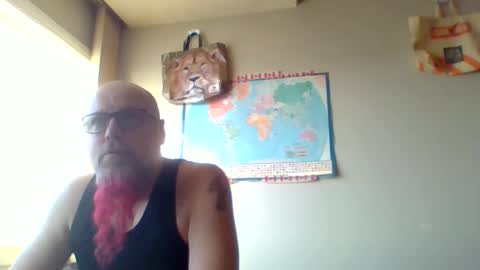 Snapshot of gregrev chatting on 05.12.26 gregrev online show from 05.12.26