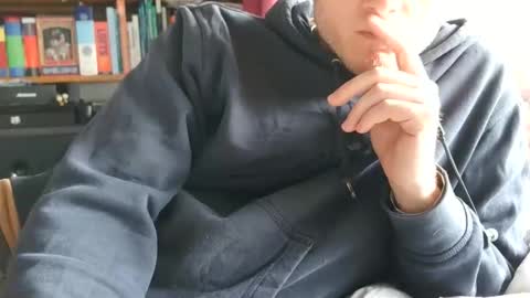 Snapshot of gruendamien chatting on 05.17.26 gruendamien online show from 05.17.26