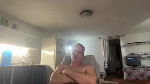 Snapshot of guardiannif_ chatting on 02.01.26 guardiannif_ online show from 02.01.26