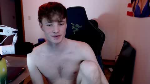 Snapshot of gucciboi4 chatting on 02.08.25 gucciboi4 online show from 02.08.25