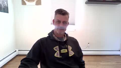 Snapshot of gudguy2025 chatting on 10.10.25 gudguy2025 online show from 10.10.25