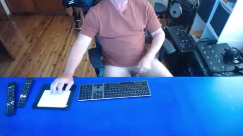 guesswhatigot2 online show from 01.12.25