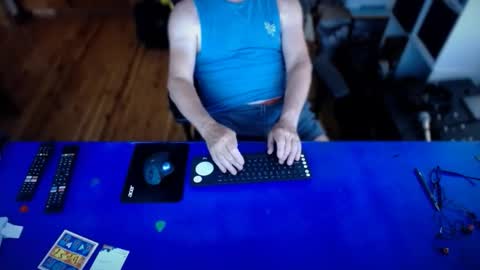 guesswhatigot2 online show from 02.08.26