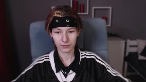 Snapshot of guitarandangell chatting on 01.19.26 guitarandangell online show from 01.19.26