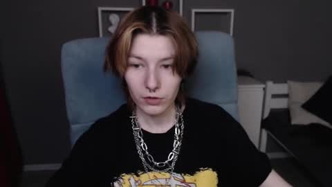 Snapshot of guitarandangell chatting on 02.12.26 guitarandangell online show from 02.12.26