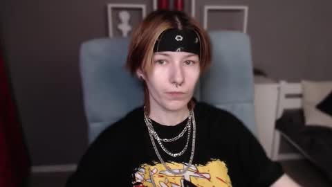 Snapshot of guitarandangell chatting on 02.17.26 guitarandangell online show from 02.17.26