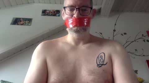 Snapshot of gummicasual chatting on 02.14.25 gummicasual online show from 02.14.25