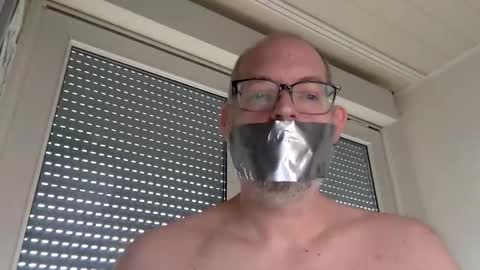 Snapshot of gummicasual chatting on 02.25.25 gummicasual online show from 02.25.25