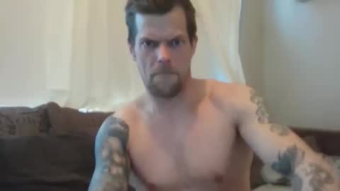 Snapshot of gunnarssonbenni33 chatting on 04.23.26 gunnarssonbenni33 online show from 04.23.26