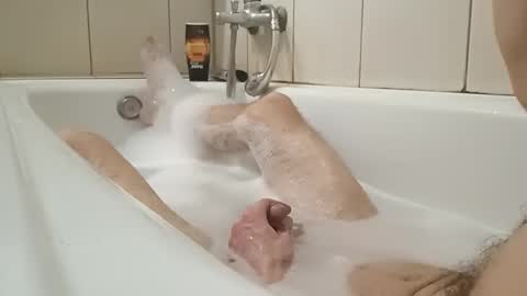 Snapshot of gunwo80 chatting on 01.06.25 gunwo80 online show from 01.06.25