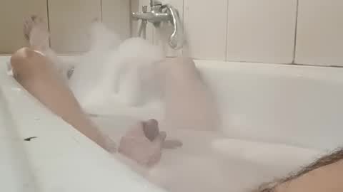 Snapshot of gunwo80 chatting on 02.23.25 gunwo80 online show from 02.23.25