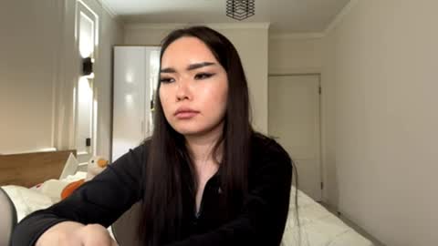 Snapshot of gussietackitt chatting on 05.15.26 Alana online show from 05.15.26