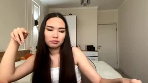 Snapshot of gussietackitt chatting on 05.31.26 Alana online show from 05.31.26