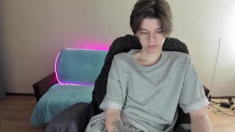 Snapshot of guy_liam1 chatting on 01.04.25 guy_liam1 online show from 01.04.25