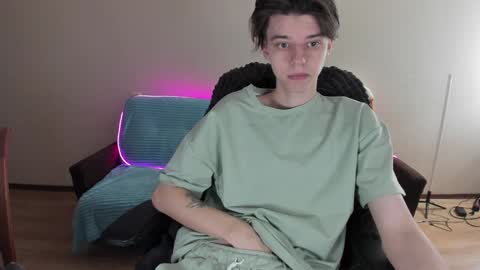 Snapshot of guy_liam1 chatting on 01.06.25 guy_liam1 online show from 01.06.25