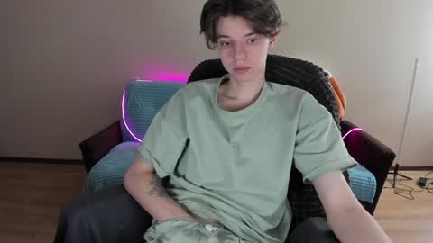 Snapshot of guy_liam1 chatting on 01.09.25 guy_liam1 online show from 01.09.25