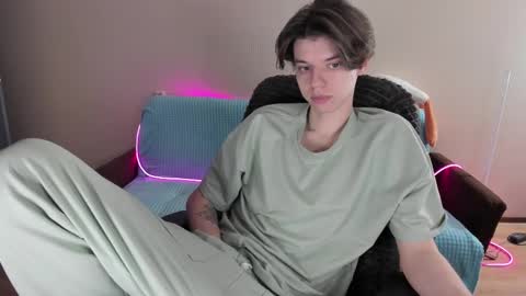 Snapshot of guy_liam1 chatting on 02.09.25 guy_liam1 online show from 02.09.25