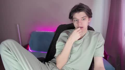 Snapshot of guy_liam1 chatting on 02.22.25 guy_liam1 online show from 02.22.25