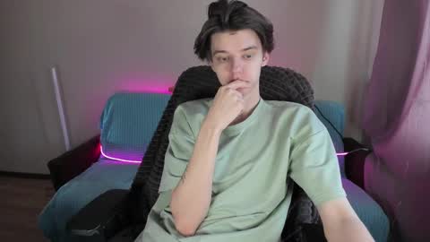 Snapshot of guy_liam1 chatting on 02.24.25 guy_liam1 online show from 02.24.25