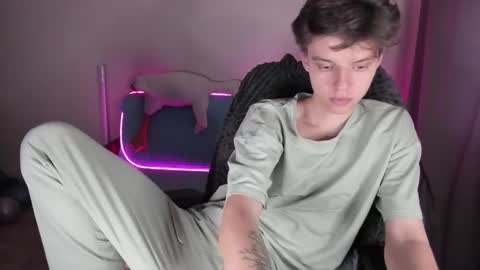 Snapshot of guy_liam1 chatting on 10.14.25 guy_liam1 online show from 10.14.25