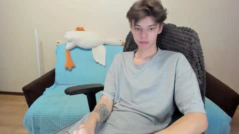 Snapshot of guy_liam1 chatting on 10.21.25 guy_liam1 online show from 10.21.25