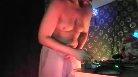 Snapshot of guyst049 chatting on 10.14.25 guyst049 online show from 10.14.25