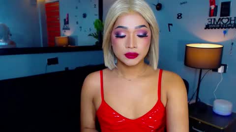 Snapshot of gwenngoddess chatting on 11.08.25 Call me Miss Gwen online show from 11.08.25